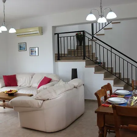 Elsa Mia Villa Pafos